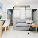 M6 Main Square Stylish One Bedroom
